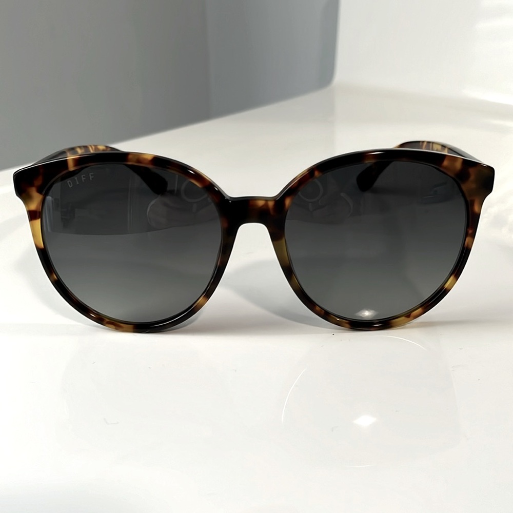 NEW DIFF Sunglasses